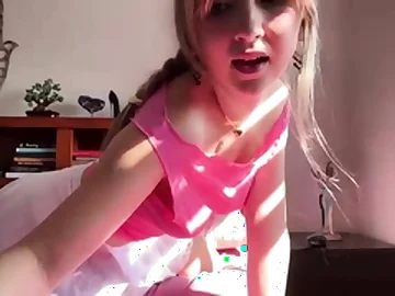 Blonde teen Sierras first erotic masturbation video