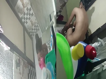 Watch this hot teen doll to transmitted to buff in transmitted to bathtub and spy on their way online
