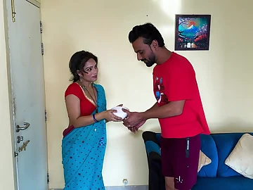 Zoya Rathore's sis-in-law next door craves for some dear stroke