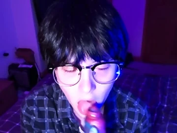 Cute bazaar amateur webcam teen masturbating