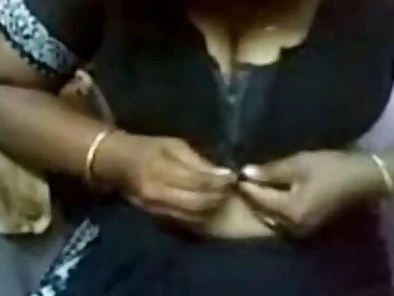 Tamil Aunty gets a stiff boink-festival from a youthfull man with his BIG BLACK COCK