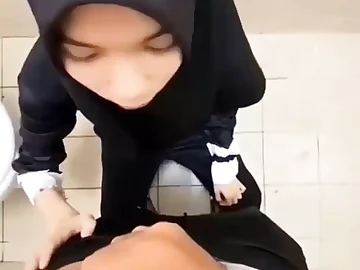 Eighteen Hijab School Teenager Wows in the Kinkiest Way